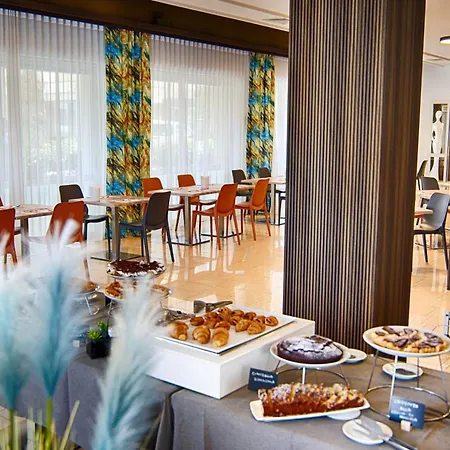 Madison Hotel 3*